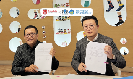 Gotravindo Menjembatani MoU antara MM FEB UNILA dan Beijing Risheng Socks., Co.Ltd.